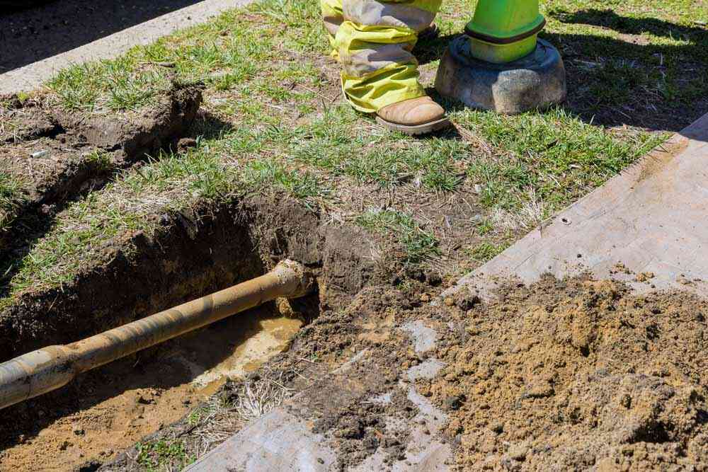 trenchless pipe lining outdoors in progress