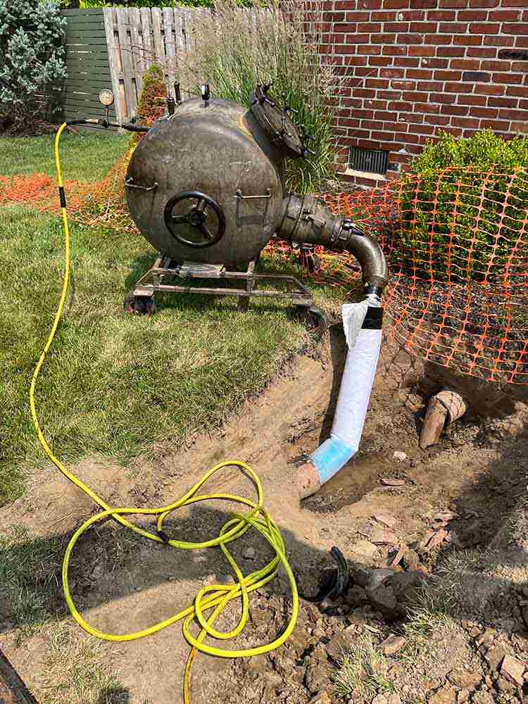 finished trenchless pipe / trenchless pipelining in progress